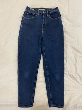 Levi’s High Rise Boyfriend Dark Blue Jeans W27